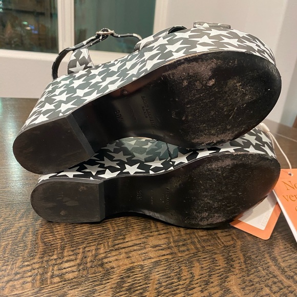 ⭐️ VGC Saint Laurent Black and White Star Print Platform Sandals - Picture 3 of 5
